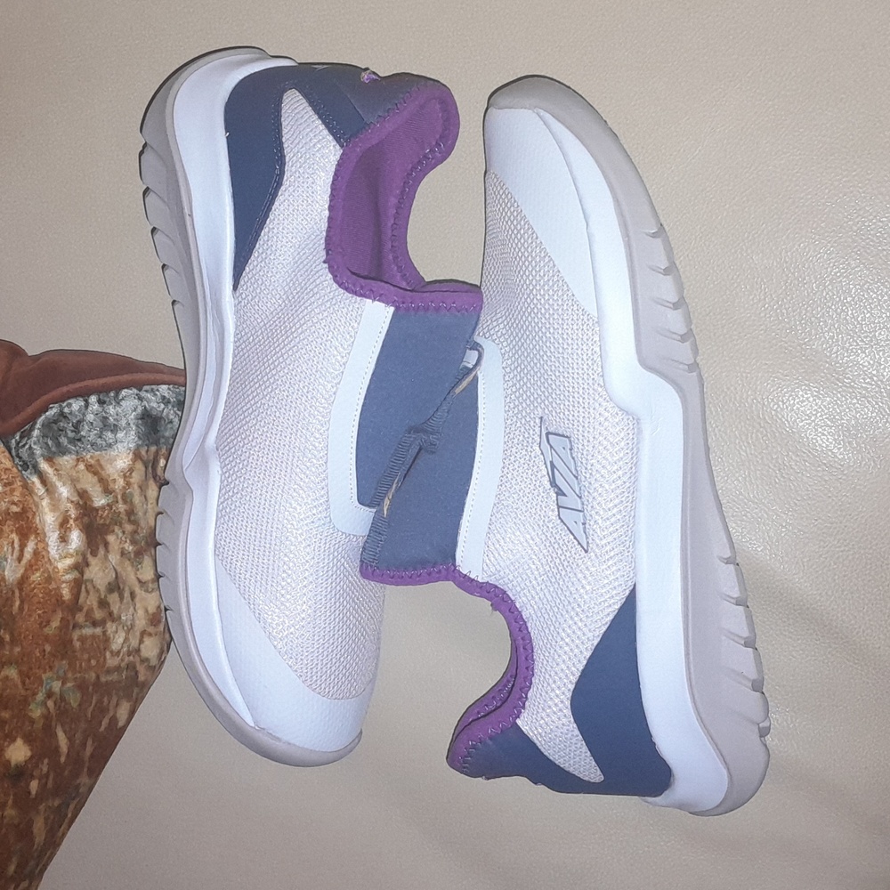 🌺AVIA Sneakers - Picture 2 of 8